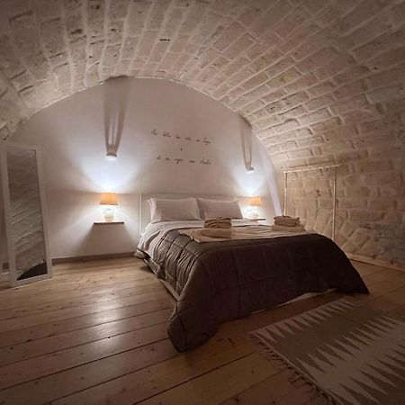Epoca Suite House Trani Exterior photo