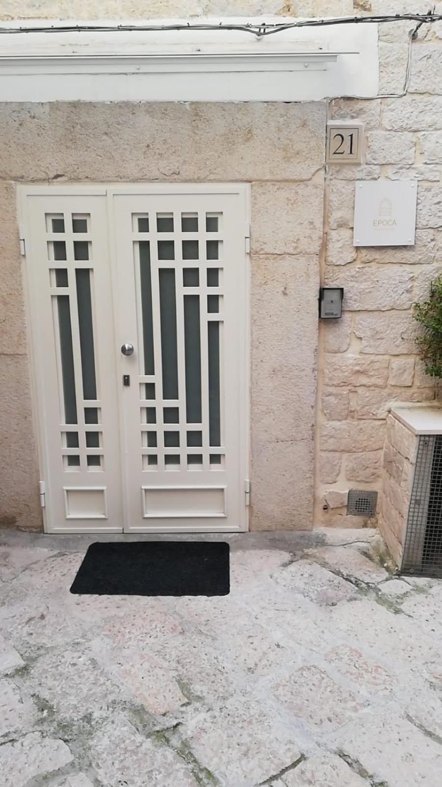 Epoca Suite House Trani Exterior photo