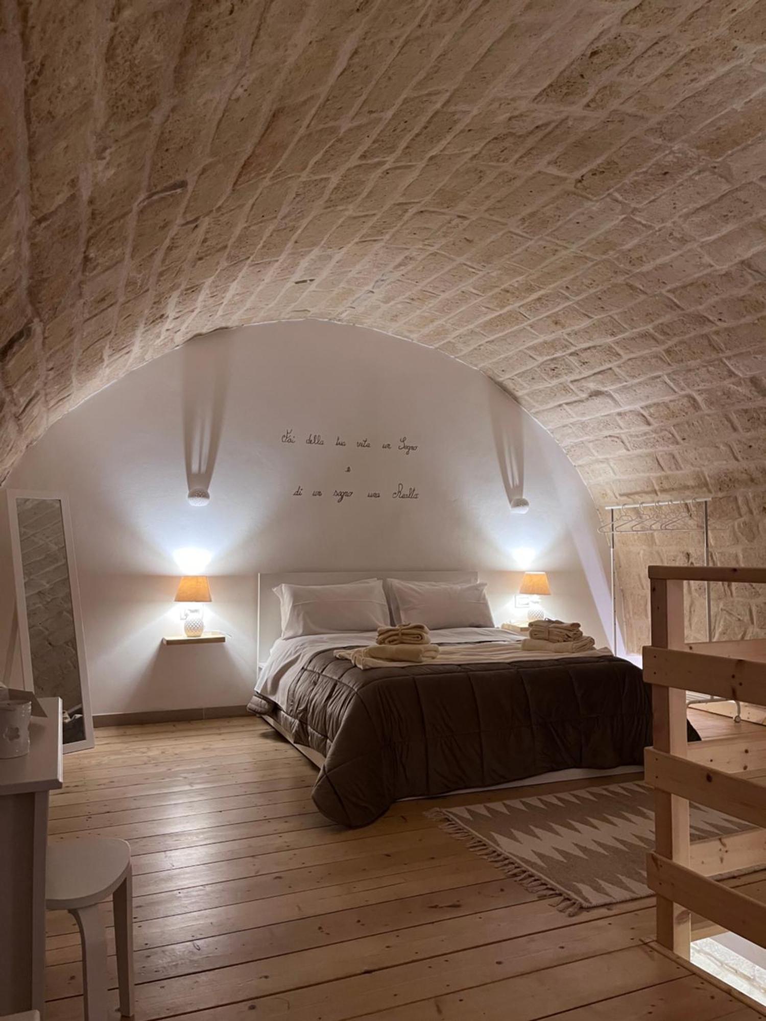 Epoca Suite House Trani Exterior photo