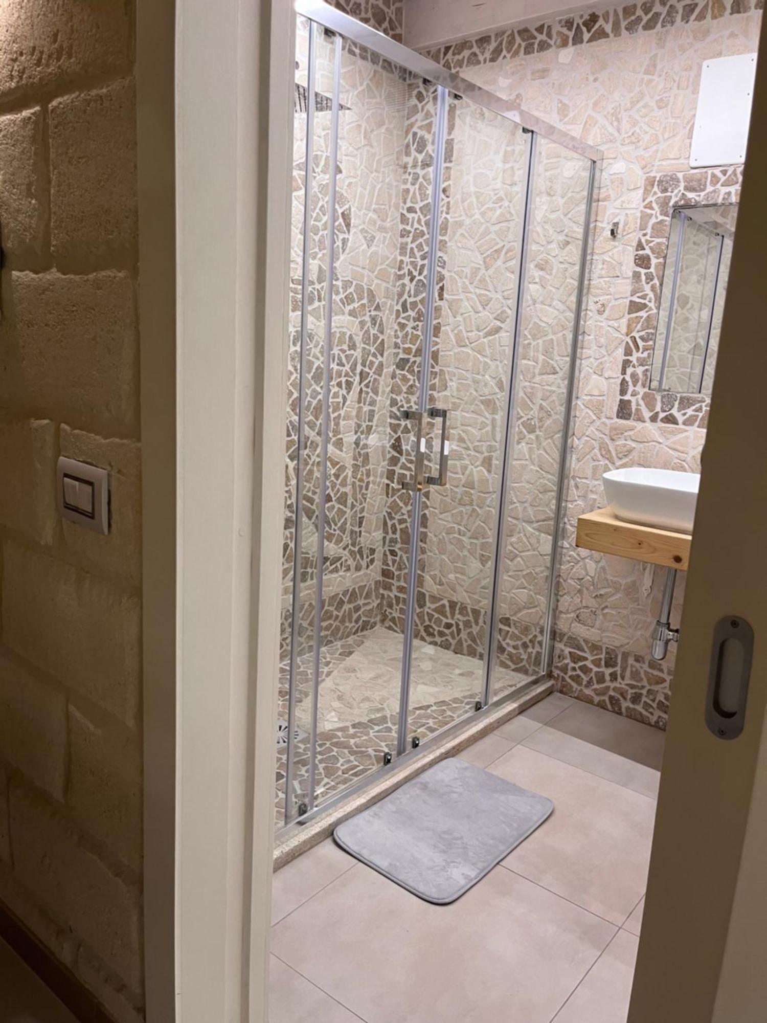 Epoca Suite House Trani Exterior photo
