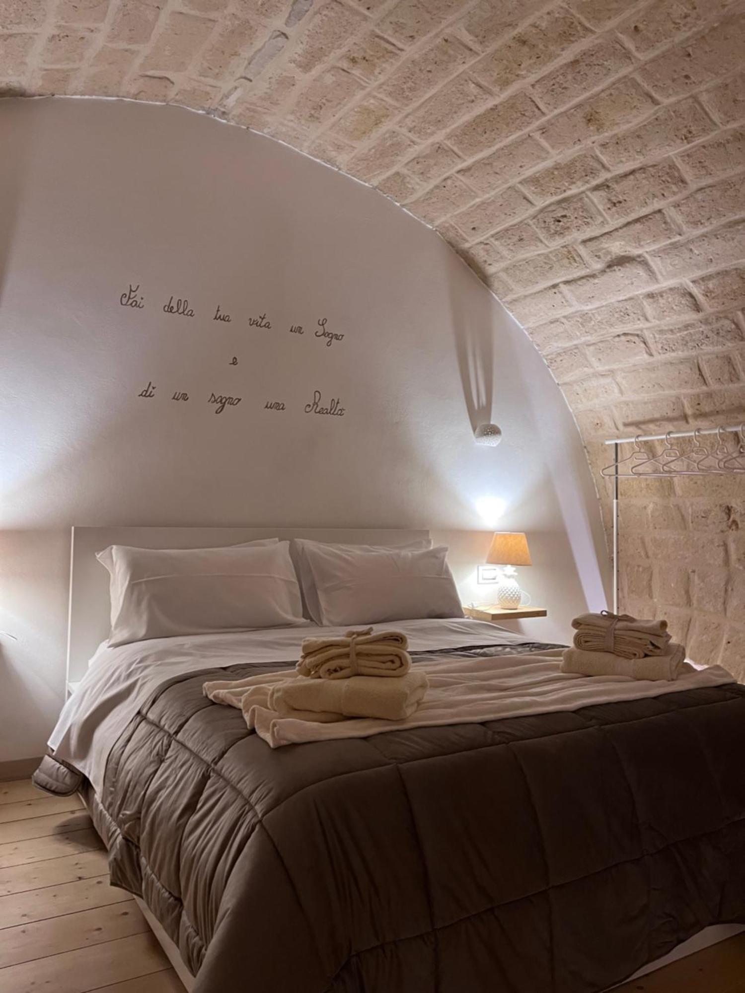 Epoca Suite House Trani Exterior photo