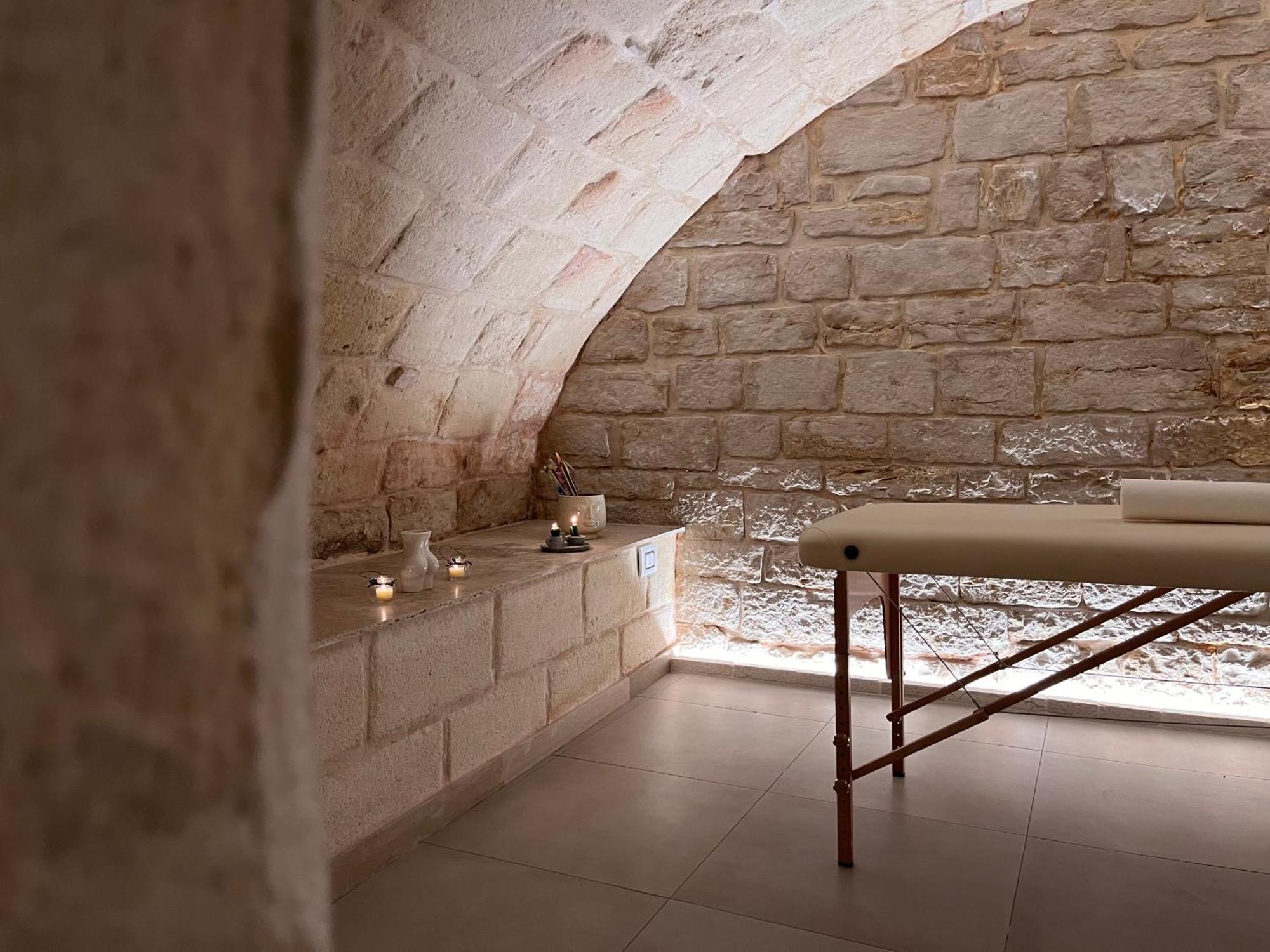 Epoca Suite House Trani Exterior photo